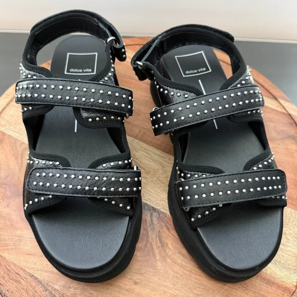 Dolce‎ Vita Dubai Stud Midnight Black Womens 7.5 Crinkle Patent Platform Sandals